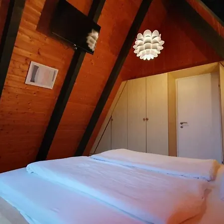 Nurdachhaus Freese *